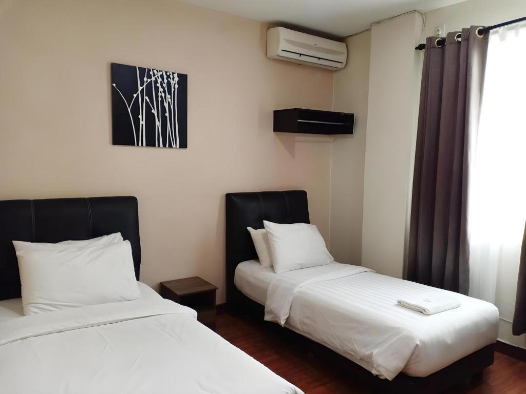 Hotel Seri Pauh Джорджтаун Экстерьер фото