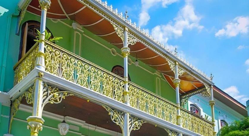 Hotel Seri Pauh Джорджтаун Экстерьер фото