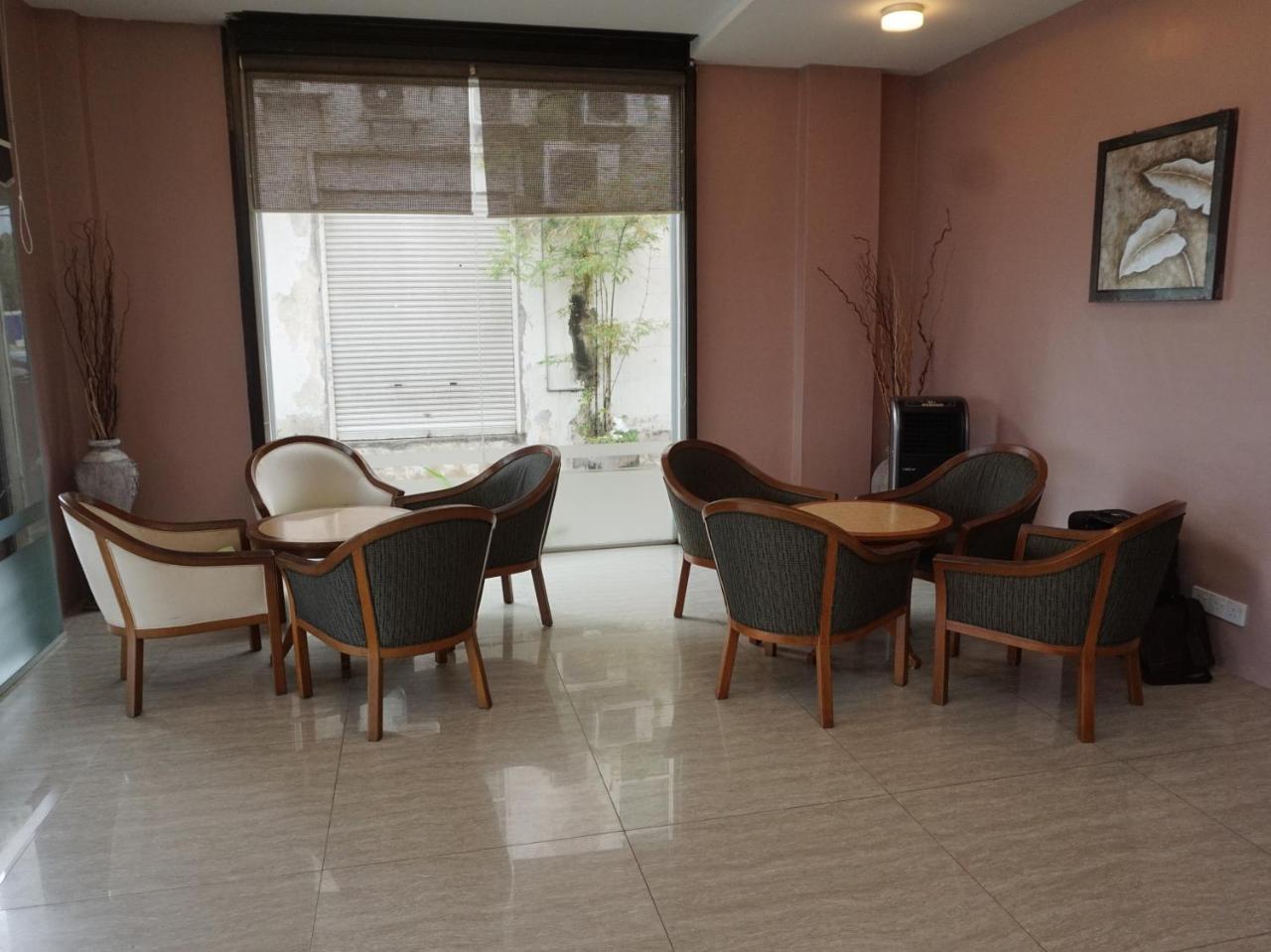Hotel Seri Pauh Джорджтаун Экстерьер фото