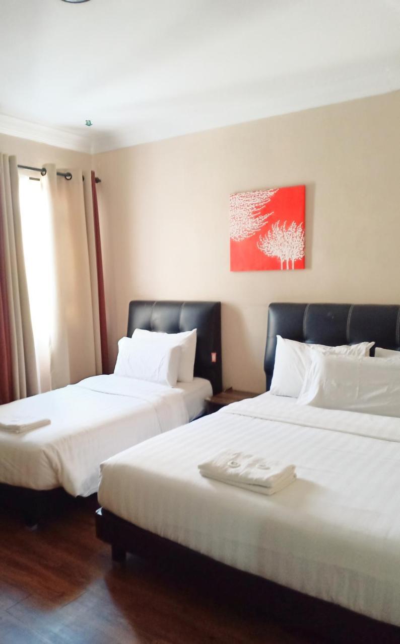 Hotel Seri Pauh Джорджтаун Экстерьер фото